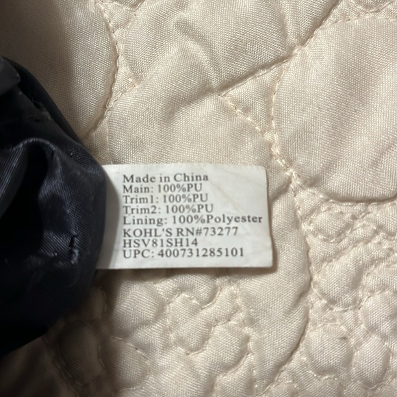 Vera Wang hobo satchel. 2 tone has several pockets. Burgundy and Black Ombré. - Picture 6 of 7